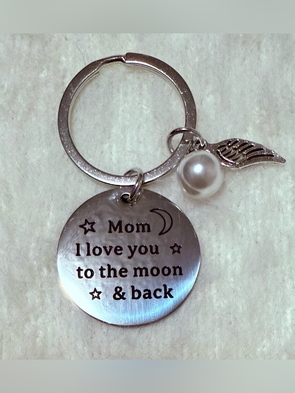 Mother's Gift Keychain with "Mom I love You To The Moon & Back